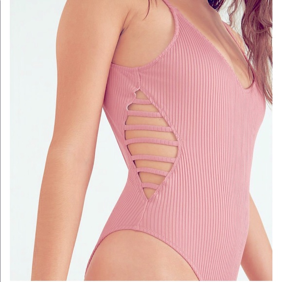 NEW VS PINK | Strappy Side Ribbed One-Piece - Picture 3 of 4
